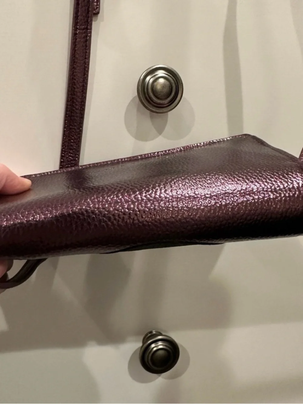 Rare Disney x Danielle Nicole Crossbody - Picture 3 of 5